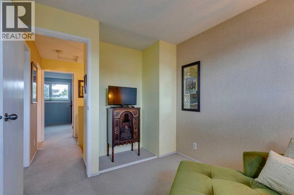 Single Family House for Sale in  Erin Woods Place SE Erin Woods Calgary 