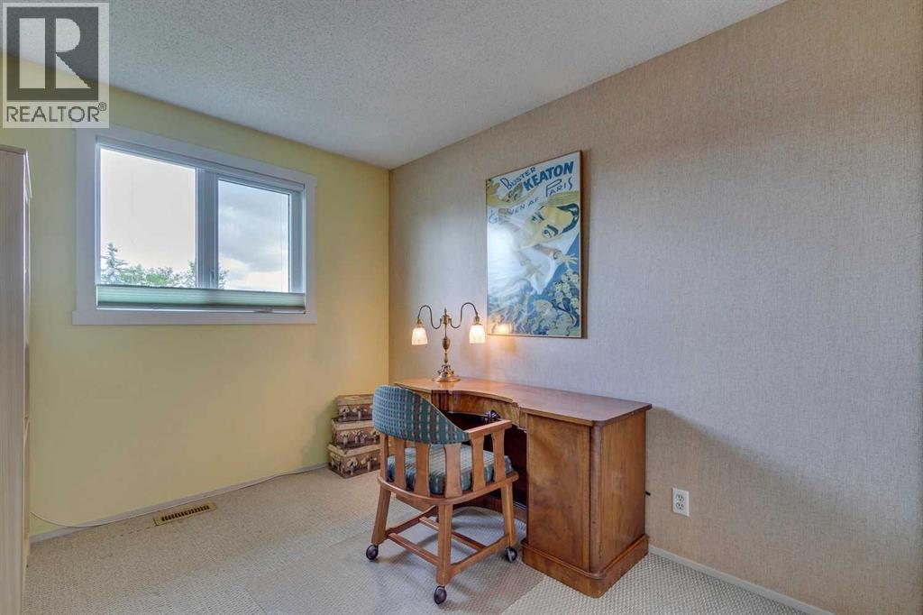 Single Family House for Sale in  Erin Woods Place SE Erin Woods Calgary 