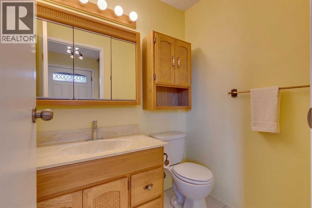 Single Family House for Sale in  Erin Woods Place SE Erin Woods Calgary 