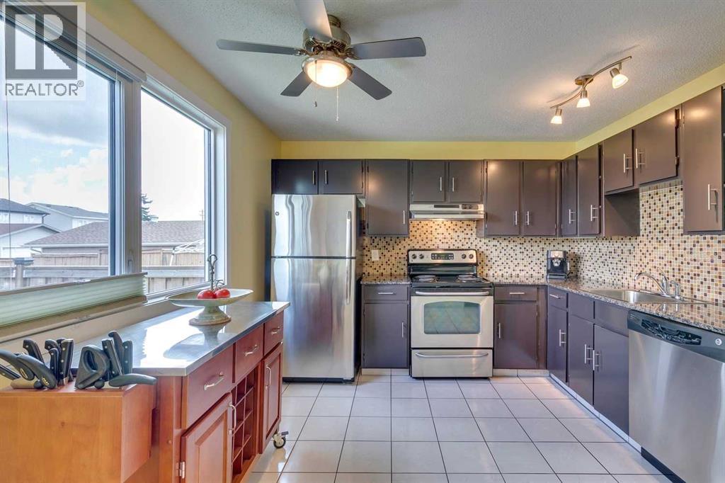 Single Family House for Sale in  Erin Woods Place SE Erin Woods Calgary 