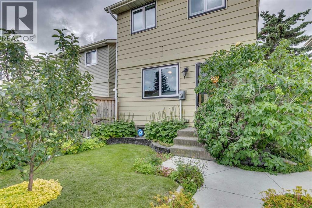 Single Family House for Sale in  Erin Woods Place SE Erin Woods Calgary 
