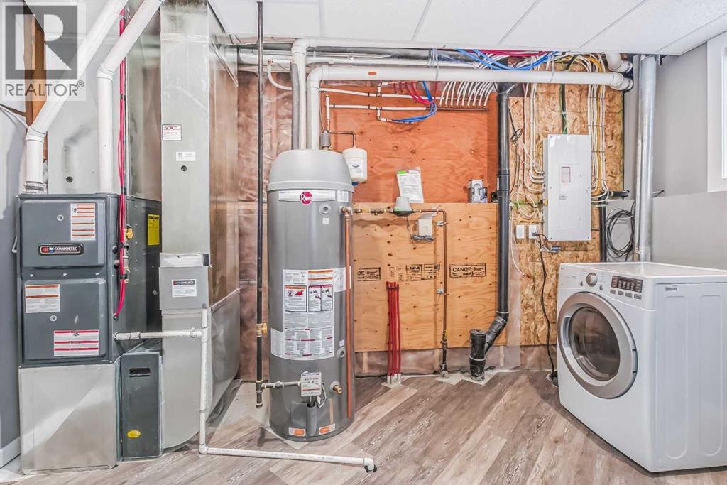 Photo 3 of 119 Mitchell Crescent, Blackfalds AB