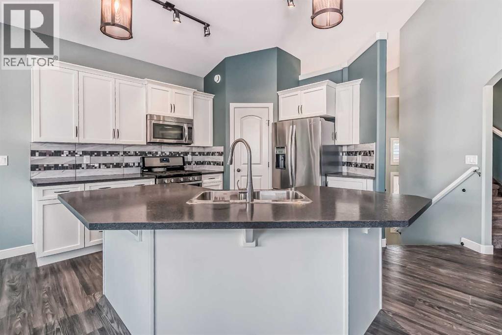 Photo 2 of 119 Mitchell Crescent, Blackfalds AB