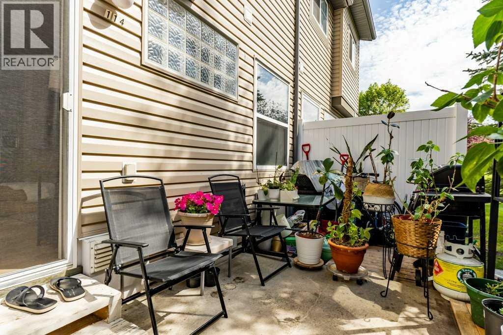 Single Family House for Sale in  Everstone Place SW Evergreen Calgary 