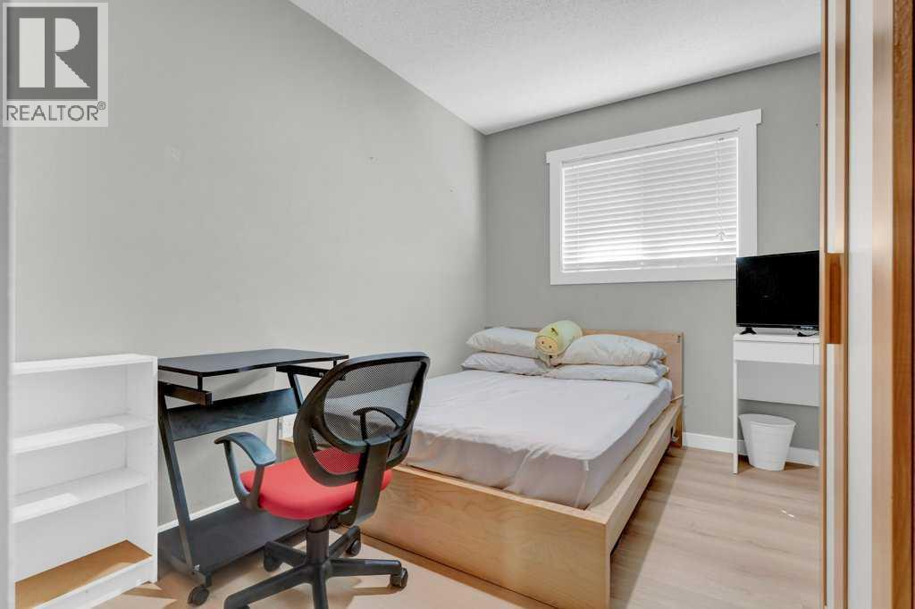 Single Family House for Sale in  Everstone Place SW Evergreen Calgary 