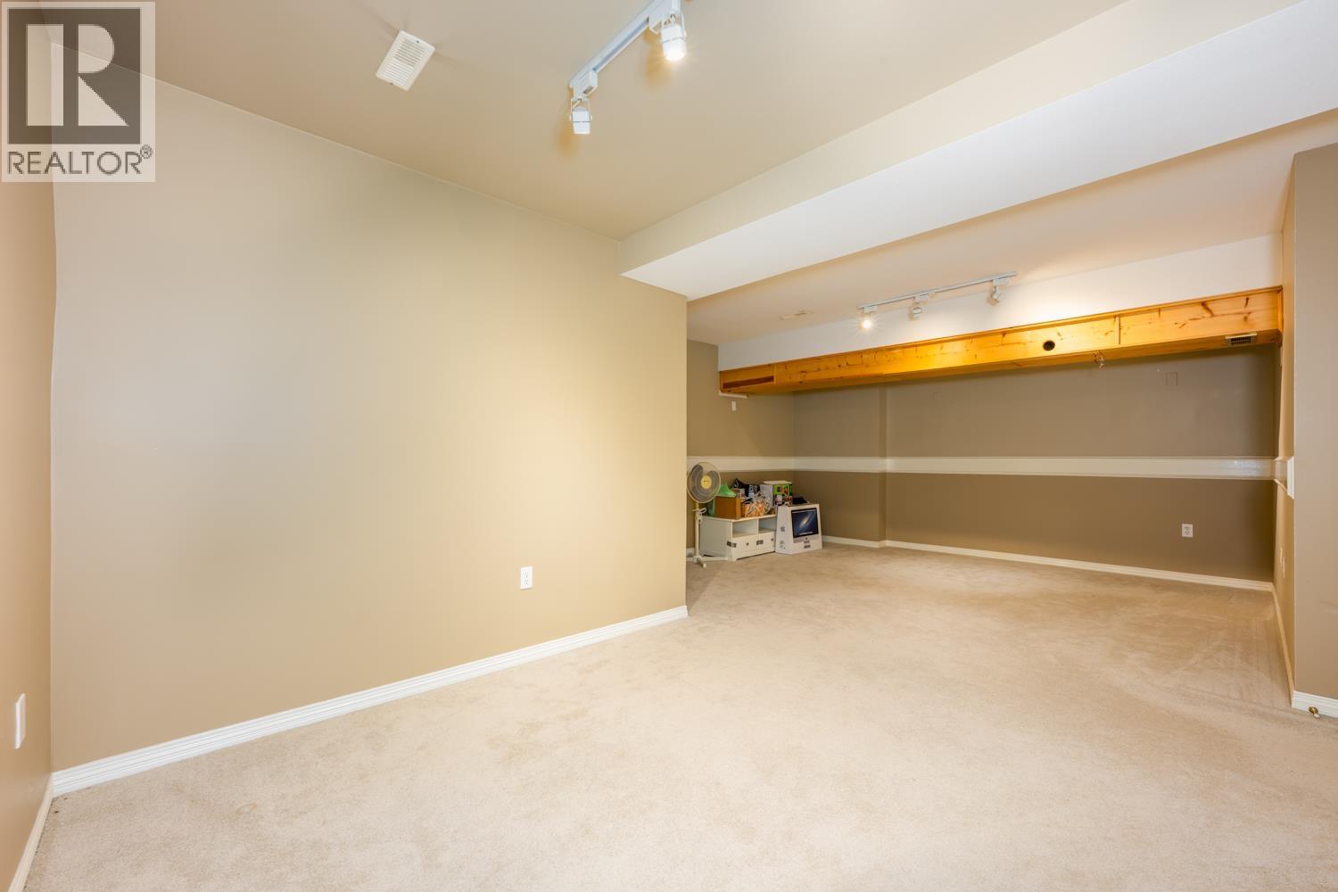 Photo 20 of 34 5201 Oakmount Crescent, Burnaby BC