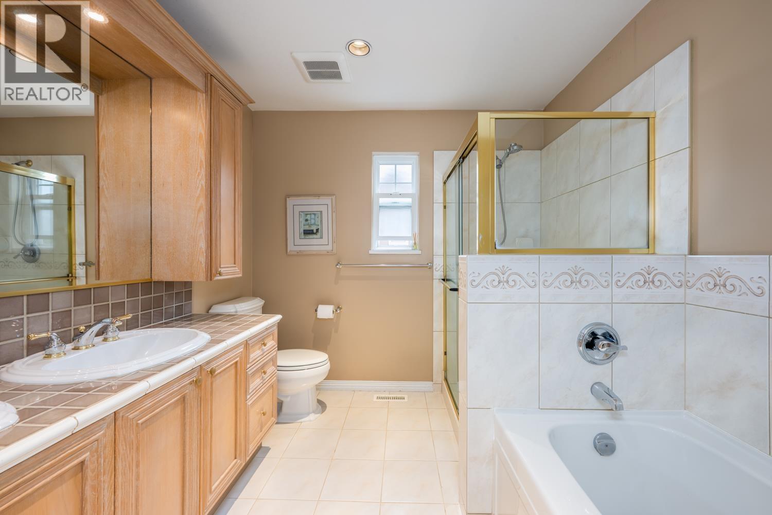 Photo 13 of 34 5201 Oakmount Crescent, Burnaby BC