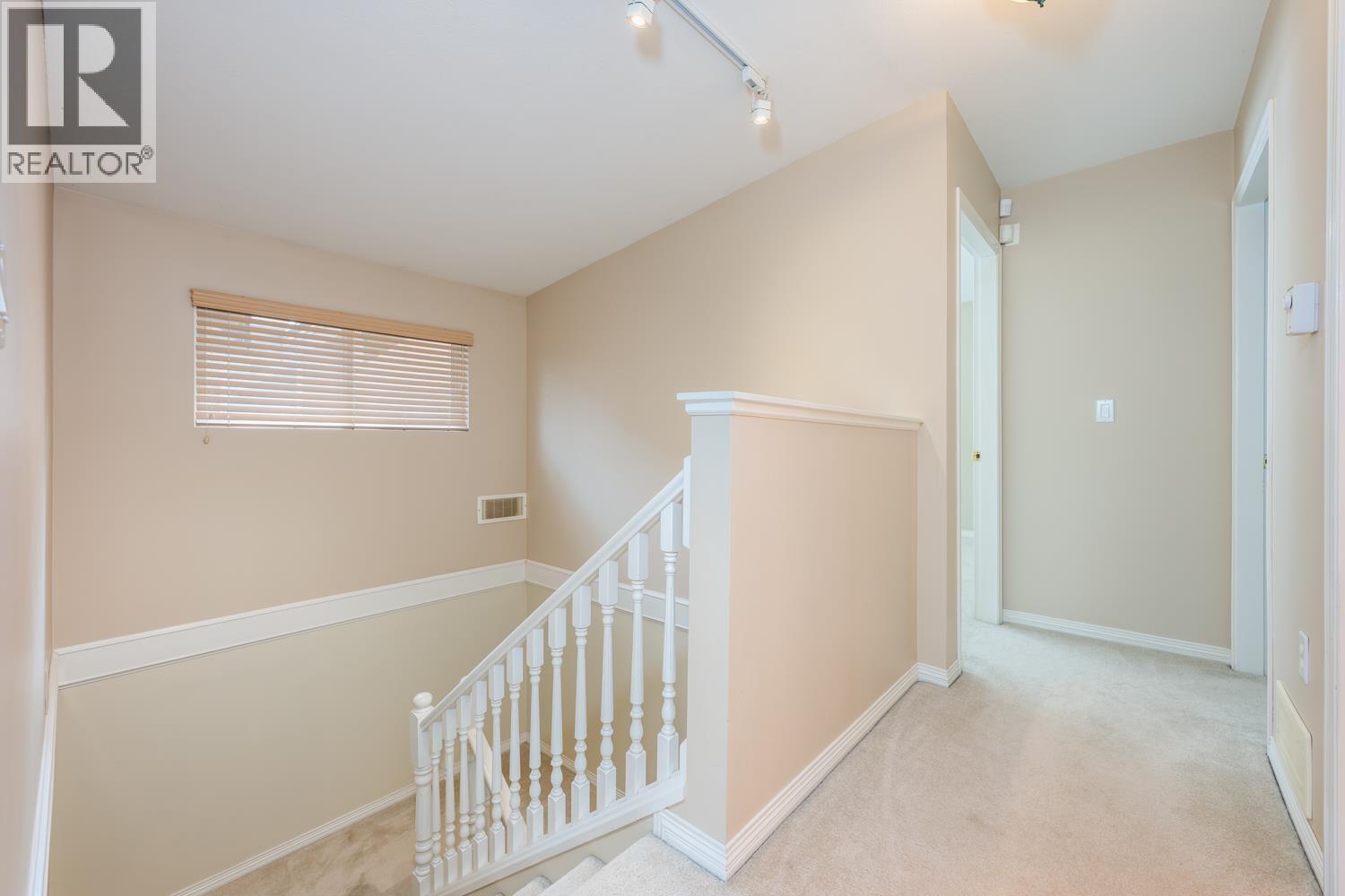Photo 18 of 34 5201 Oakmount Crescent, Burnaby BC