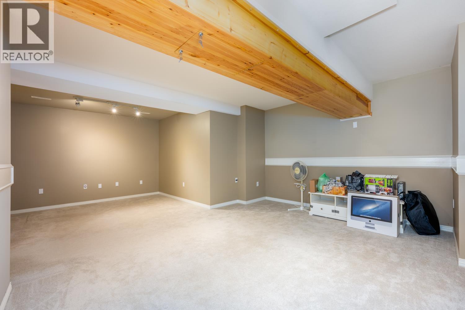 Photo 19 of 34 5201 Oakmount Crescent, Burnaby BC