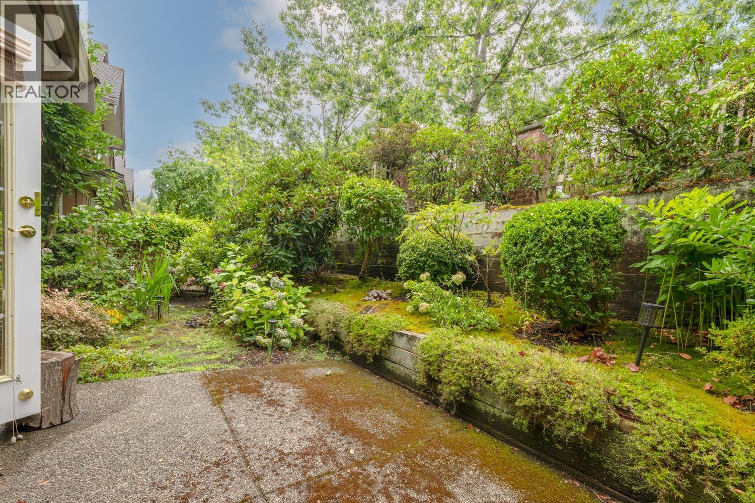 Photo 25 of 34 5201 Oakmount Crescent, Burnaby BC