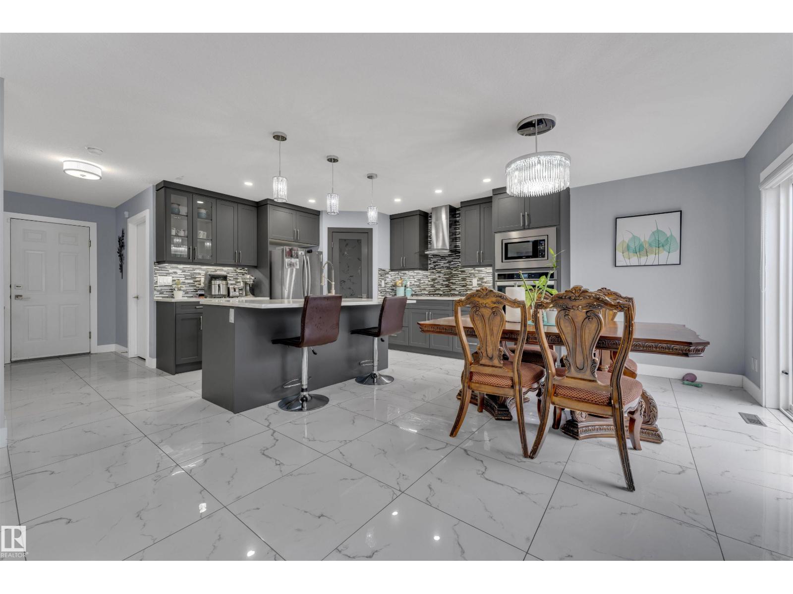 Photo 13 of 3212 29 Av Nw, Edmonton AB