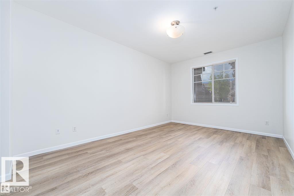 Photo 19 of 131 2503 Hanna Cr Nw, Edmonton AB