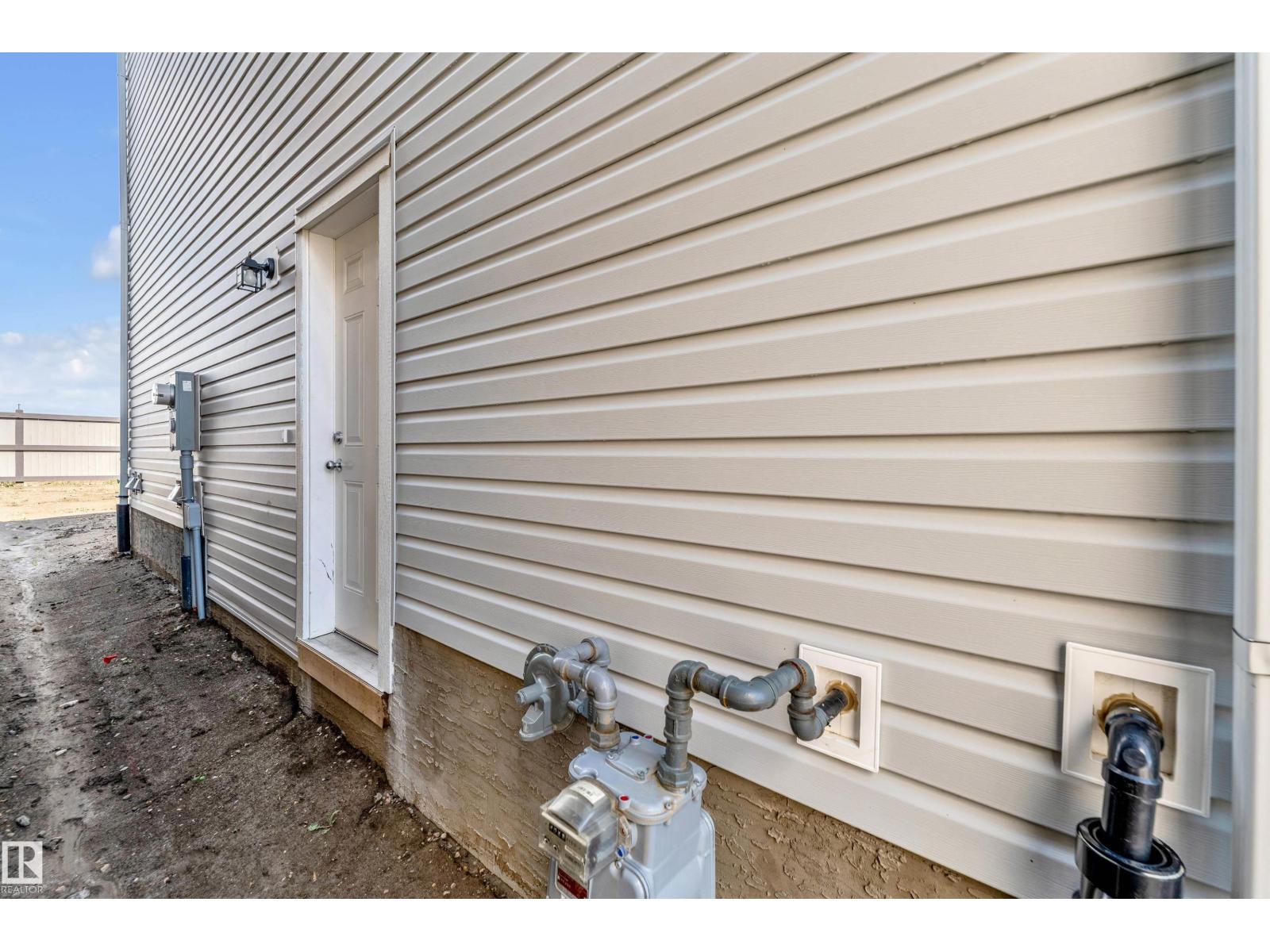 Photo 12 of 4610 72 Av, Beaumont AB