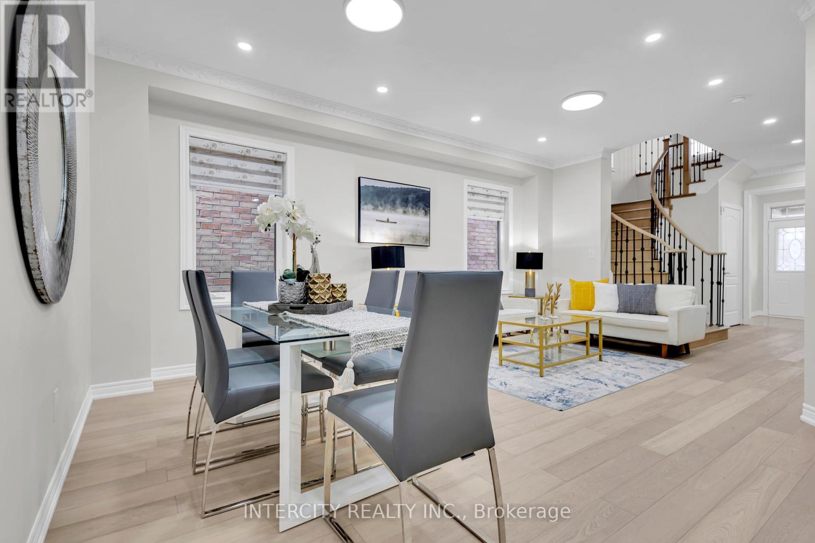 Photo 33 of 98 Lola Crescent, Brampton ON