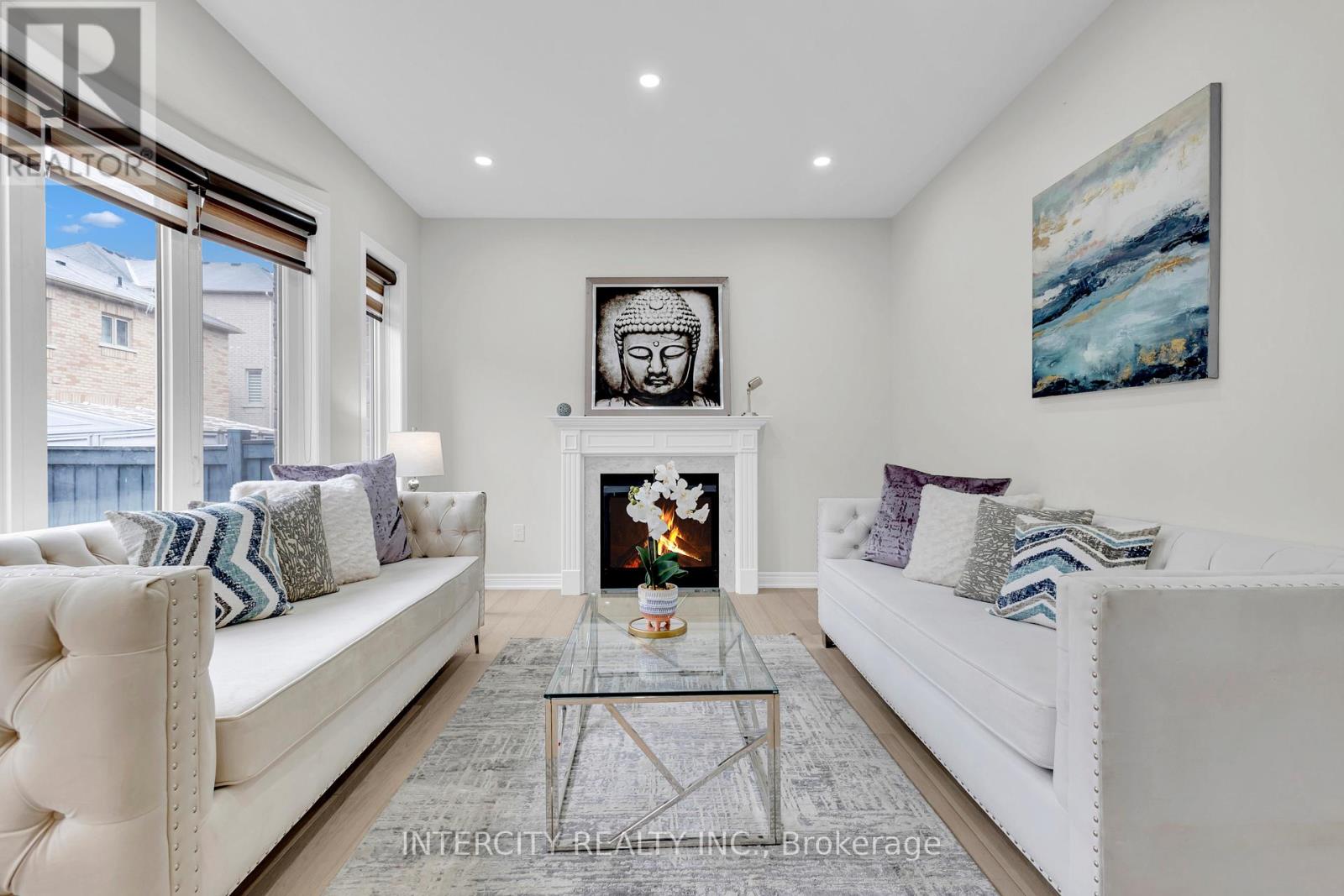 Photo 18 of 98 Lola Crescent, Brampton ON