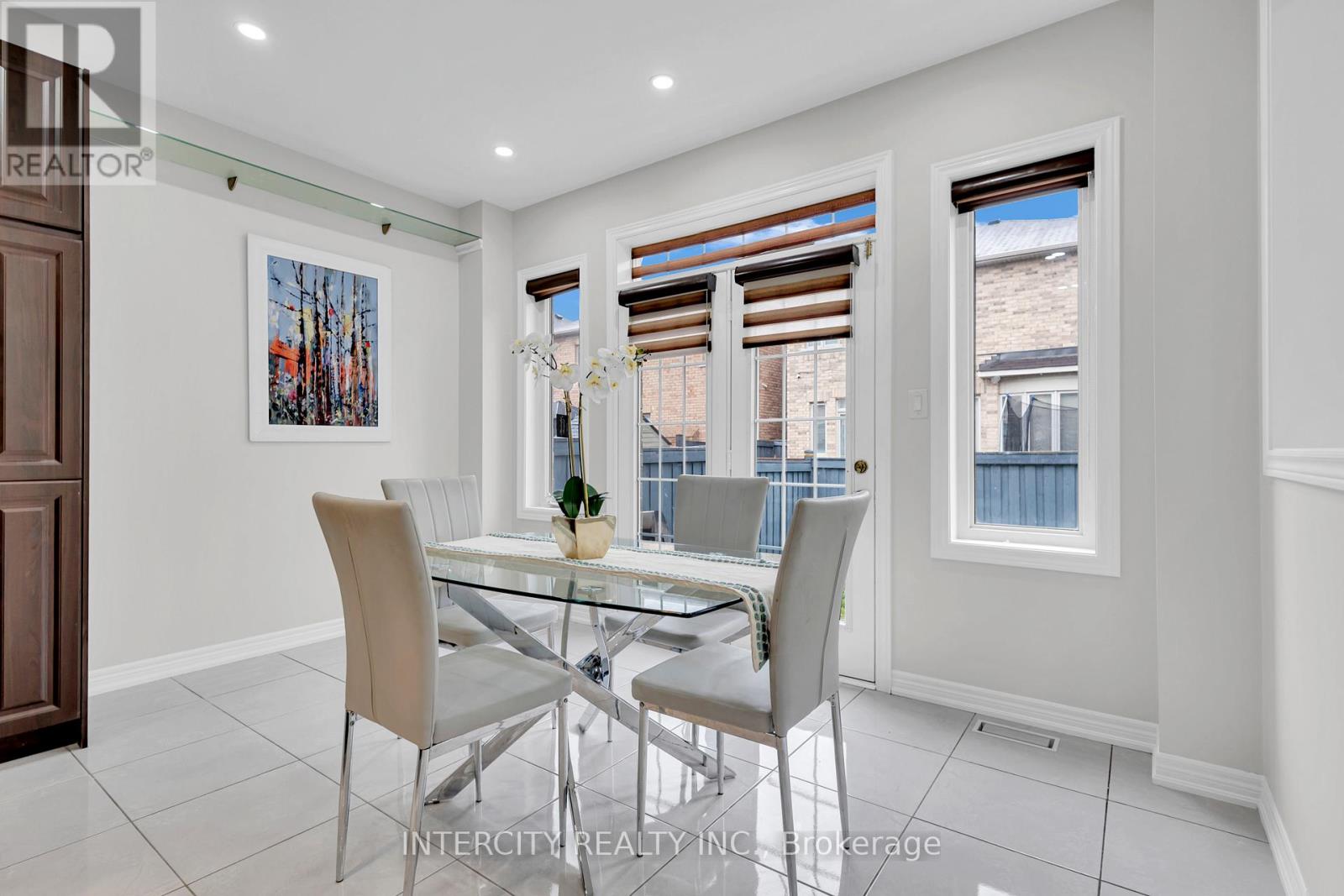 Photo 34 of 98 Lola Crescent, Brampton ON