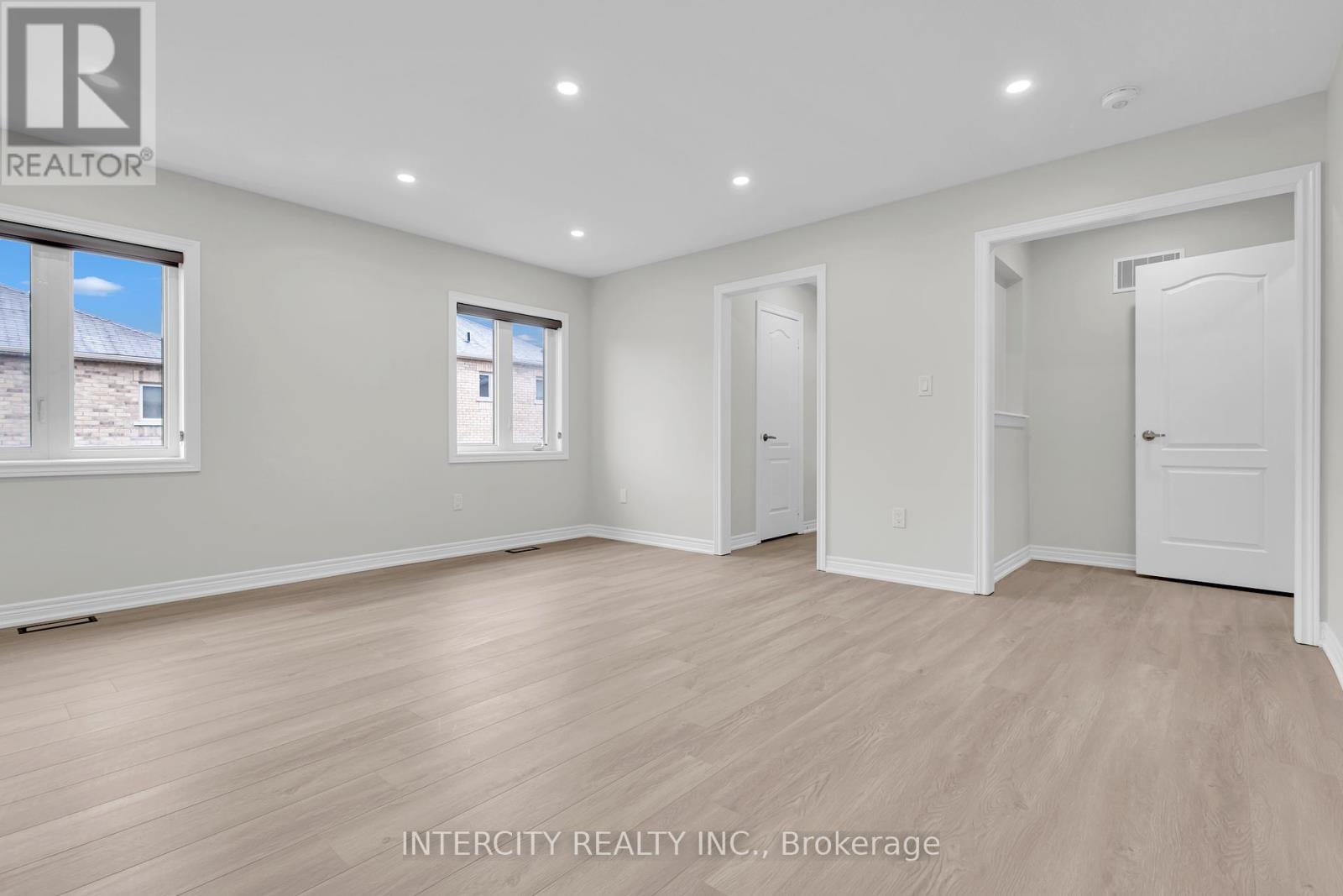 Photo 30 of 98 Lola Crescent, Brampton ON