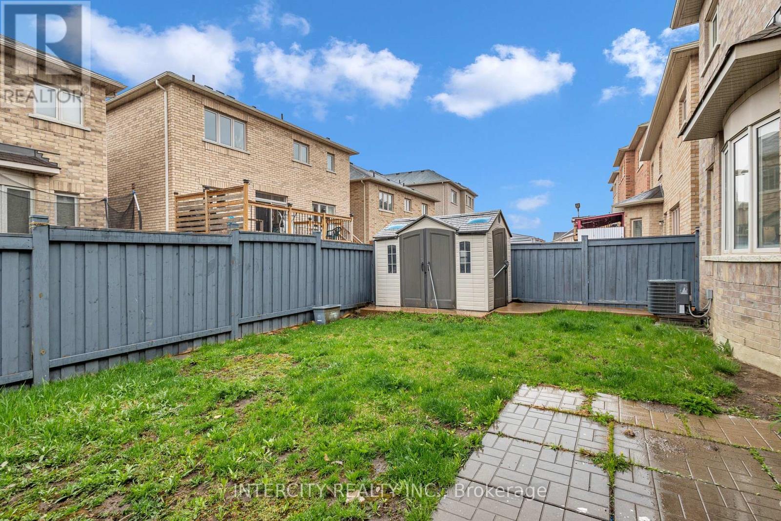 Photo 35 of 98 Lola Crescent, Brampton ON
