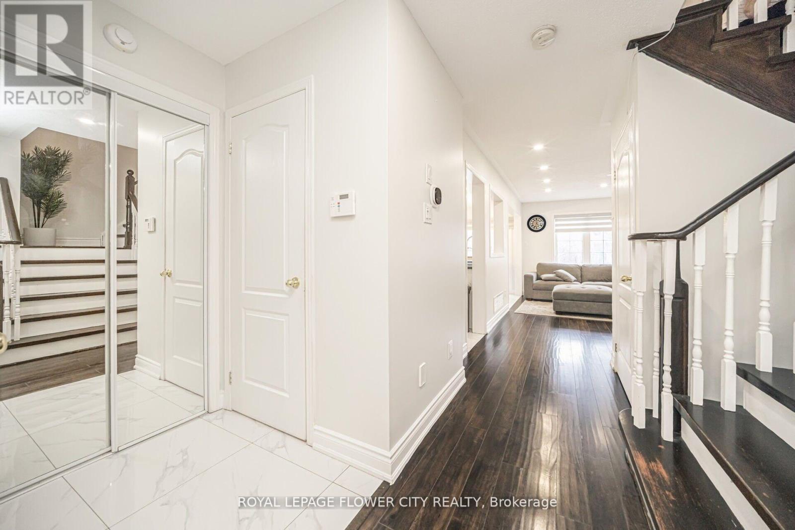 Photo 31 of 23 Eagle Trace Drive, Brampton ON