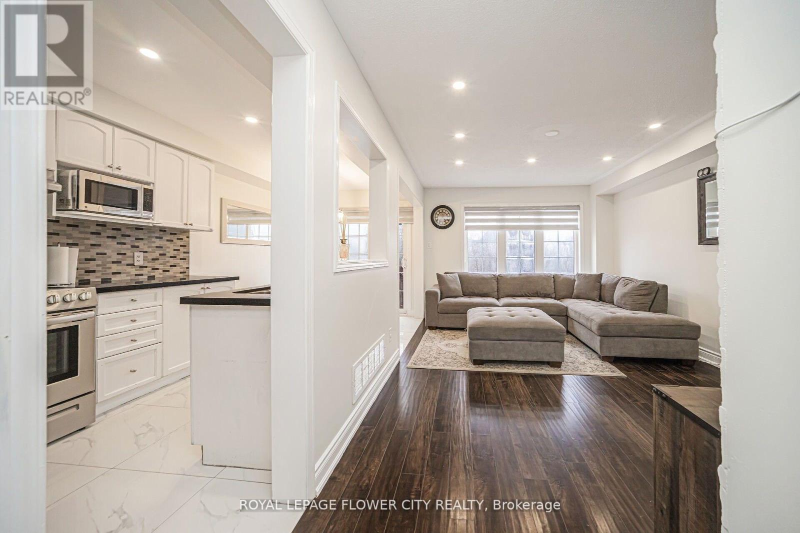 Photo 35 of 23 Eagle Trace Drive, Brampton ON