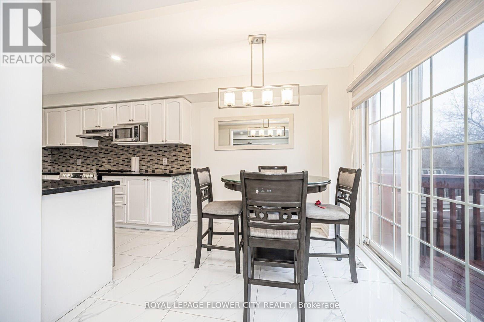 Photo 32 of 23 Eagle Trace Drive, Brampton ON