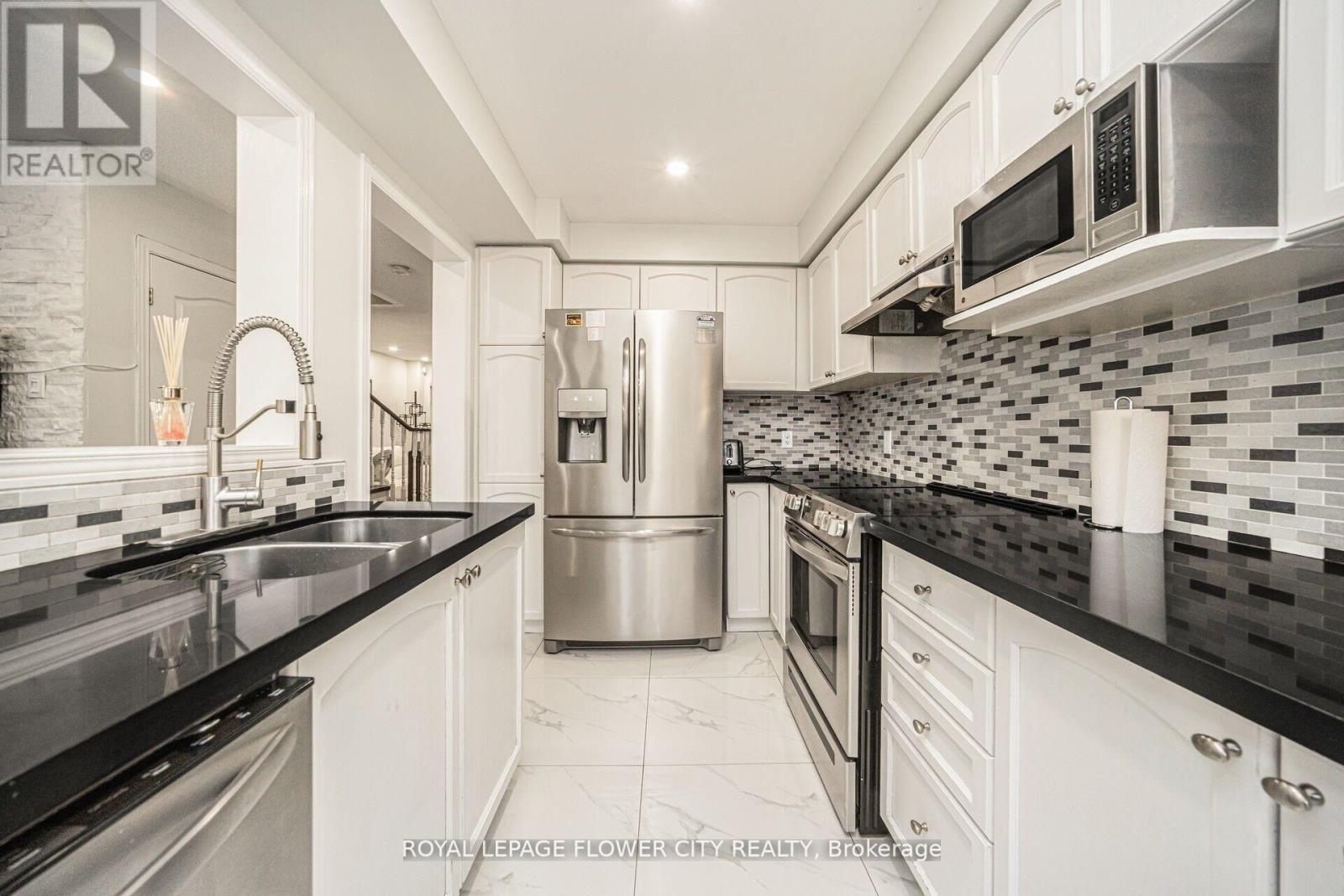 Photo 26 of 23 Eagle Trace Drive, Brampton ON
