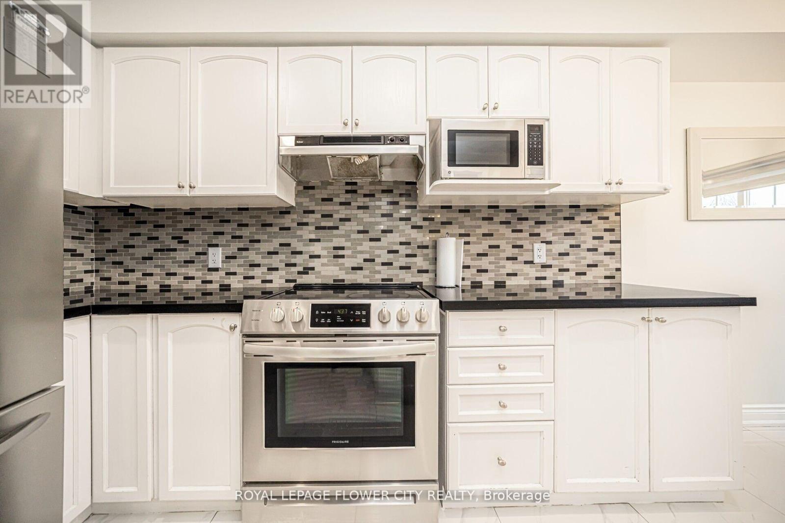 Photo 34 of 23 Eagle Trace Drive, Brampton ON