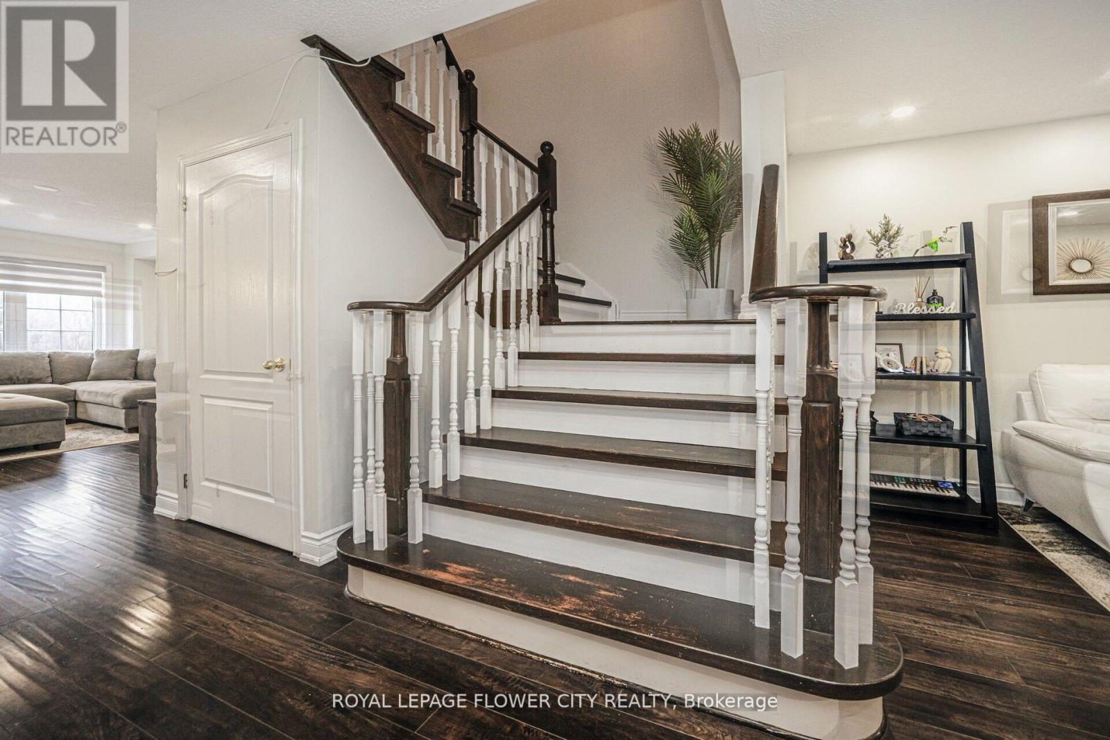 Photo 28 of 23 Eagle Trace Drive, Brampton ON