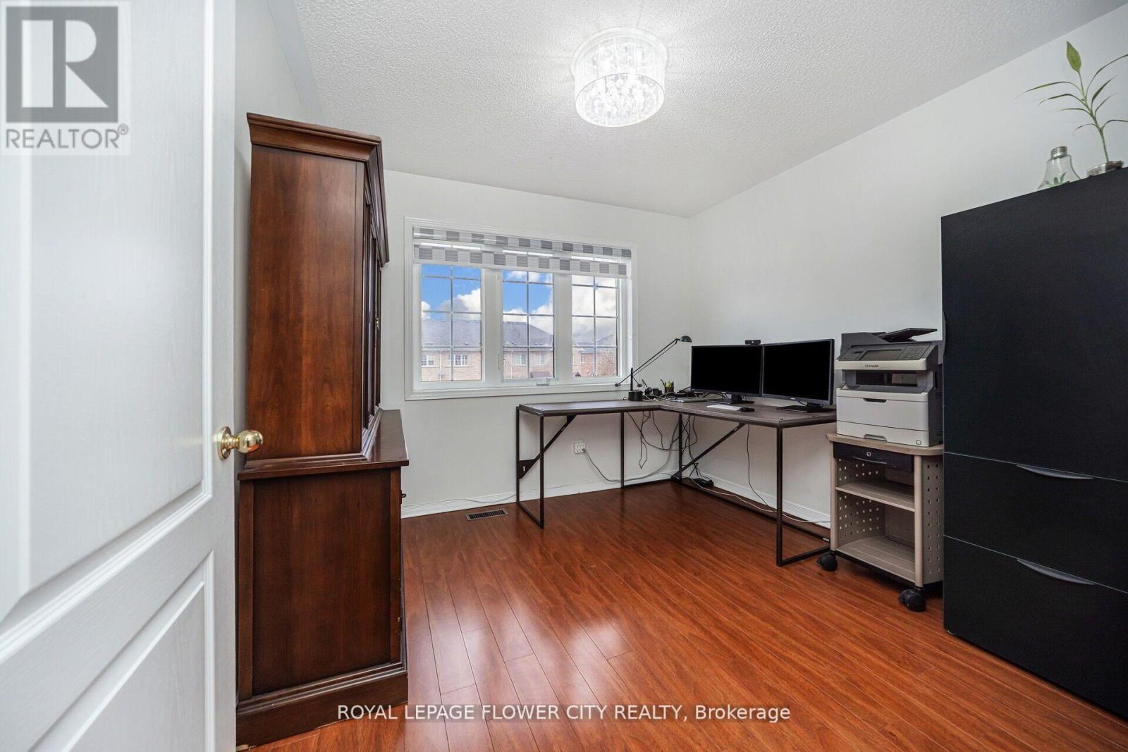 Photo 49 of 23 Eagle Trace Drive, Brampton ON