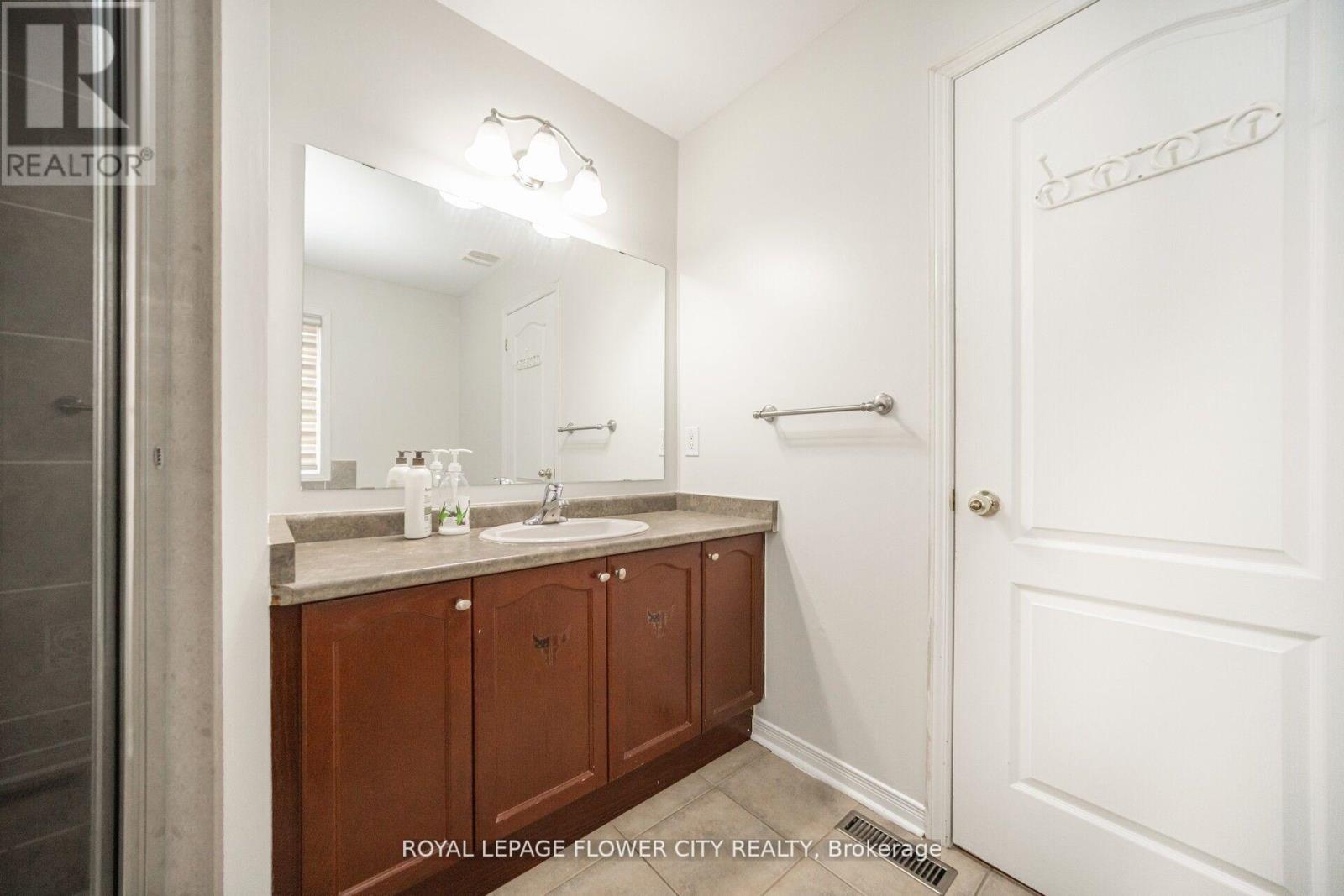 Photo 22 of 23 Eagle Trace Drive, Brampton ON