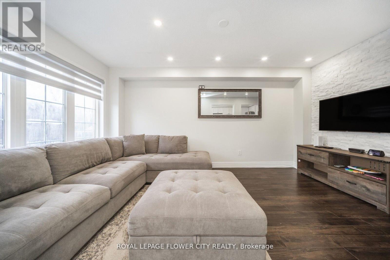 Photo 30 of 23 Eagle Trace Drive, Brampton ON