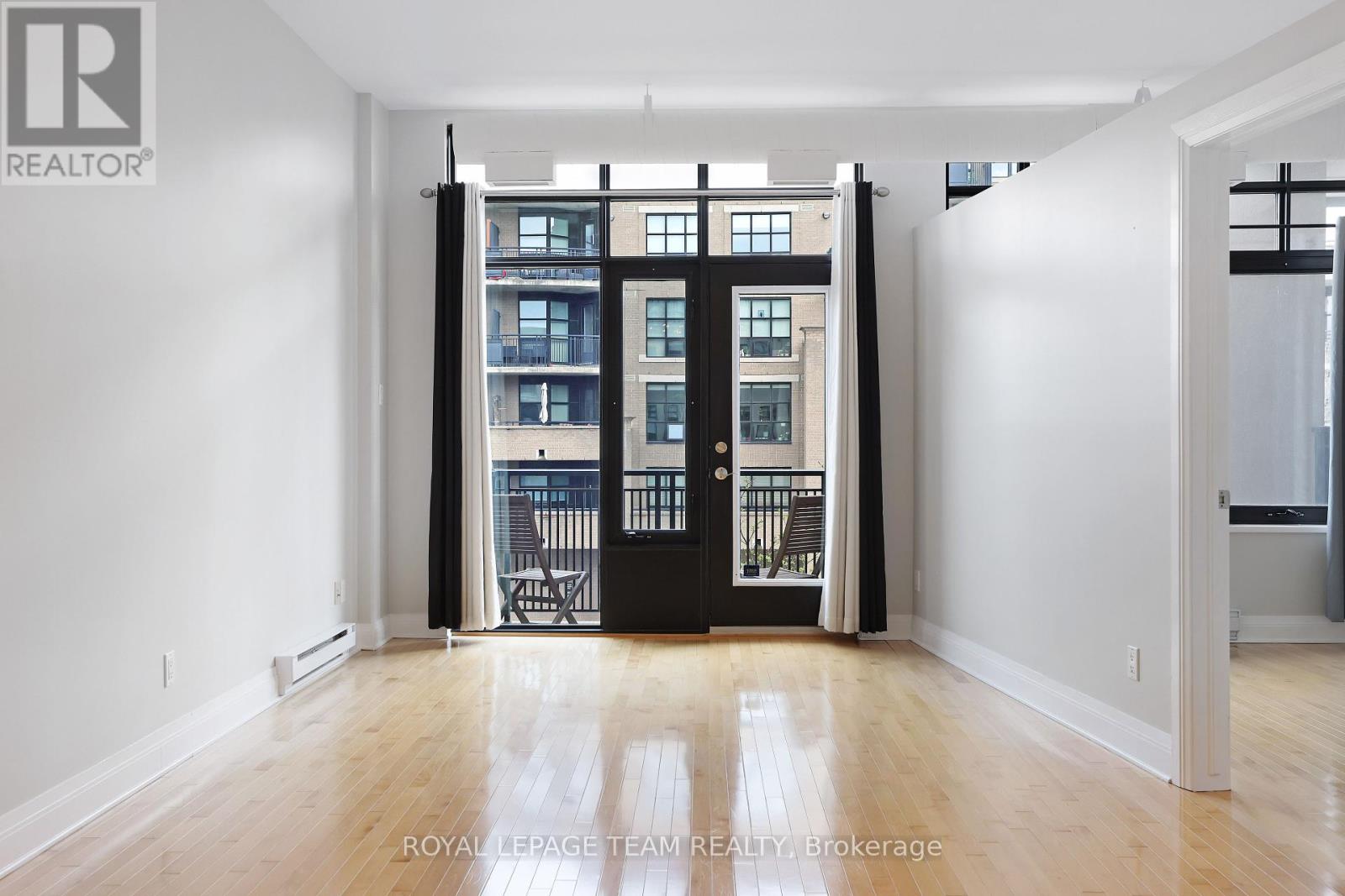 Photo 14 of 203 300 Powell Avenue, Ottawa ON