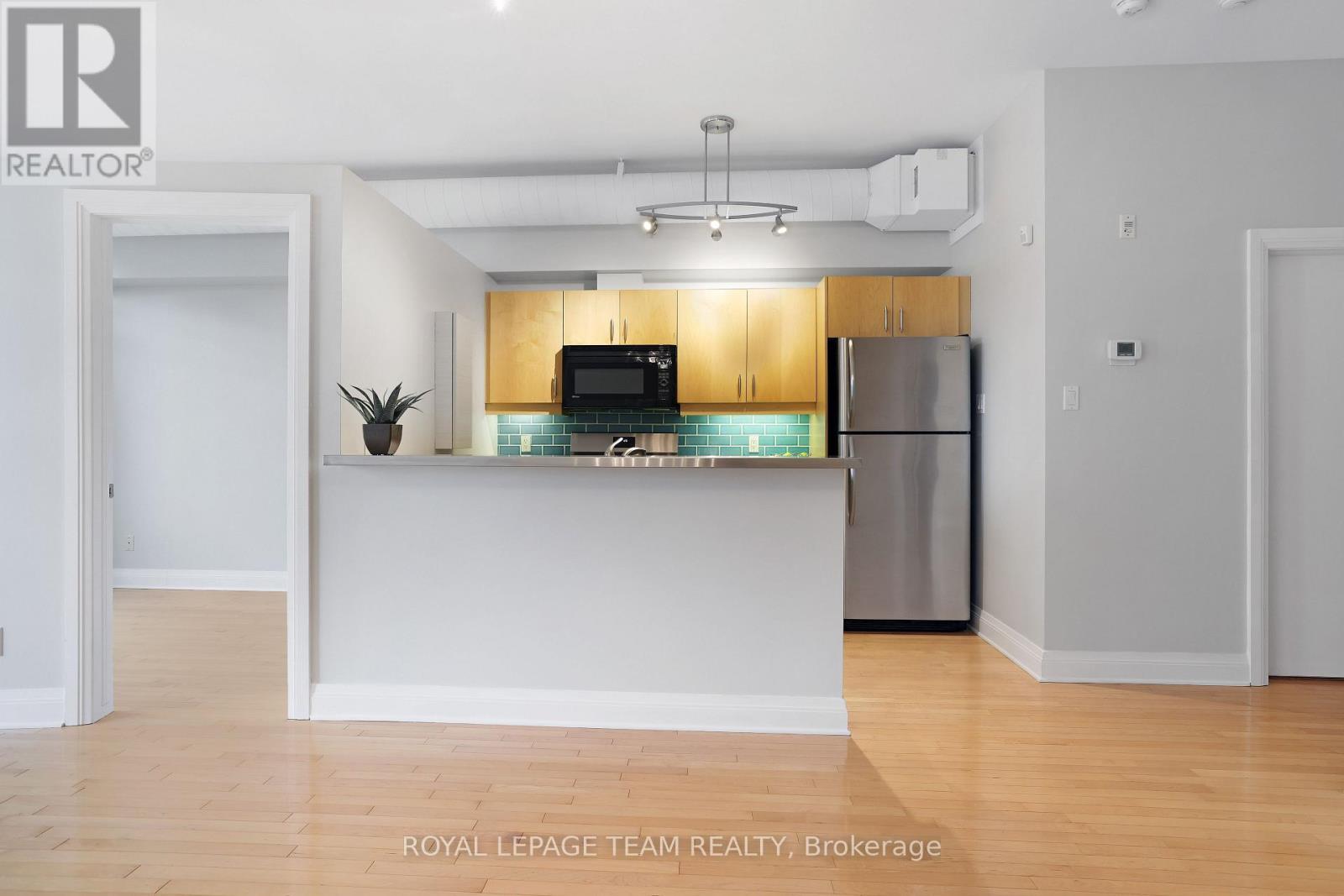Photo 15 of 203 300 Powell Avenue, Ottawa ON