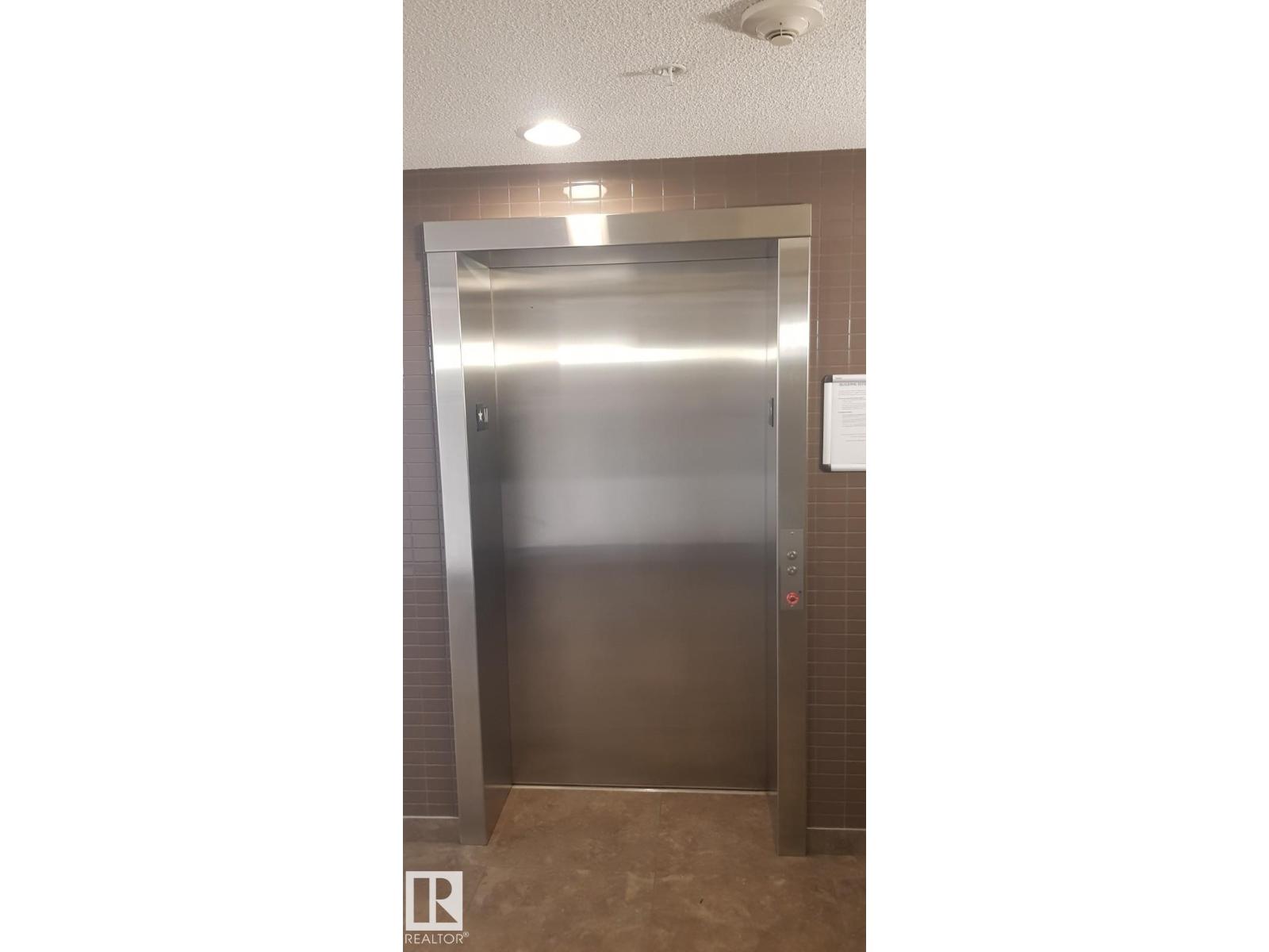 Photo 35 of 117 2204 44 Av Nw, Edmonton AB