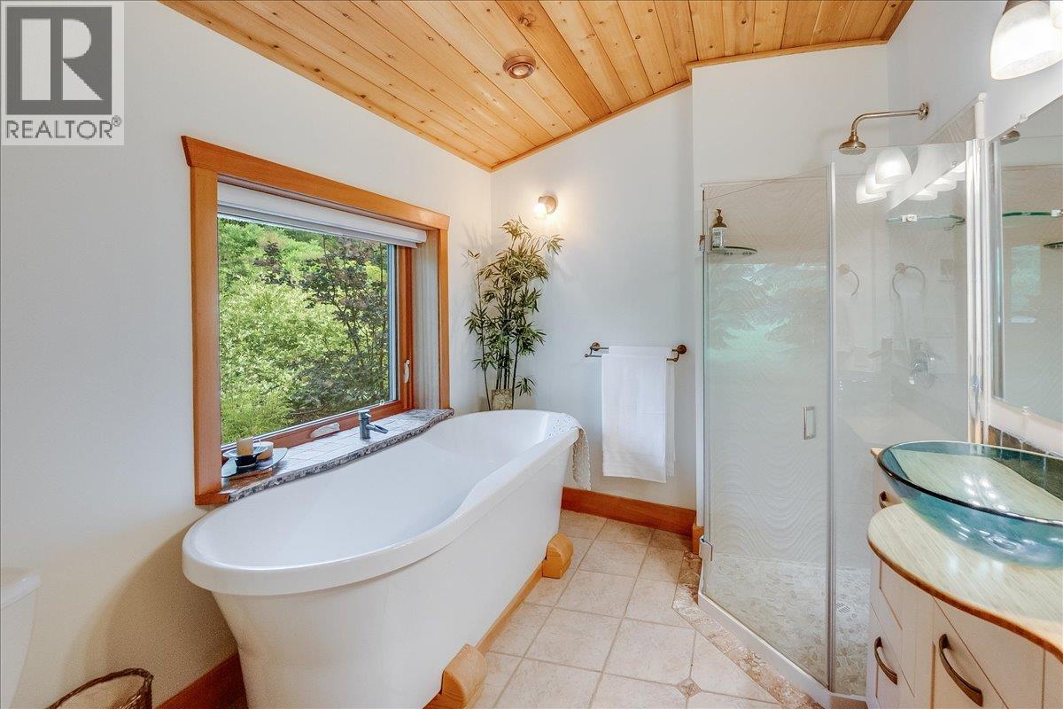 Photo 24 of 3234 Heddle Road, Nelson BC