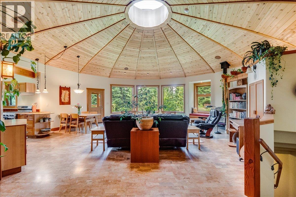 Photo 11 of 3234 Heddle Road, Nelson BC