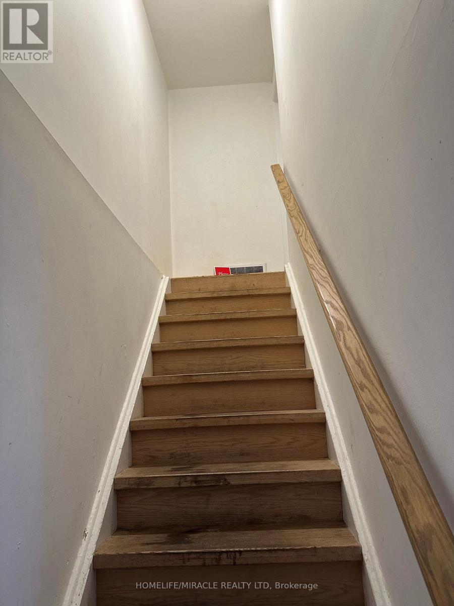 Photo 7 of Upper 47 Horseley Hill Drive, Toronto ON