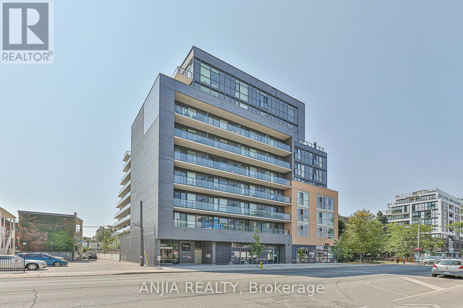 Photo 2 of 207 2369 Danforth Avenue, Toronto ON