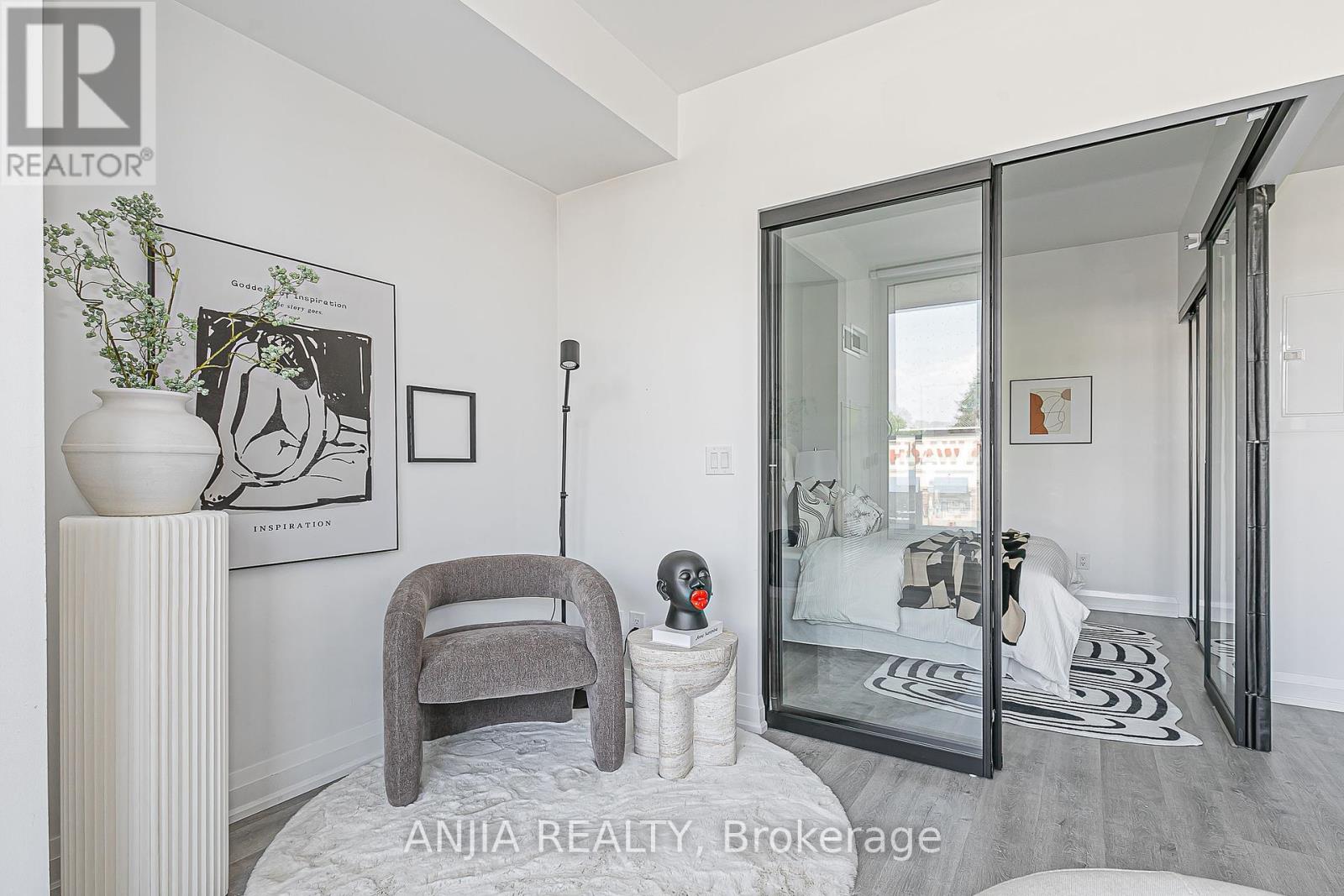 Photo 18 of 207 2369 Danforth Avenue, Toronto ON