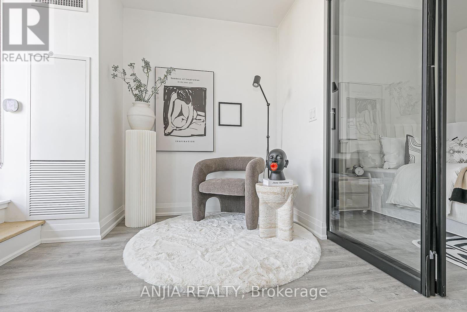 Photo 19 of 207 2369 Danforth Avenue, Toronto ON