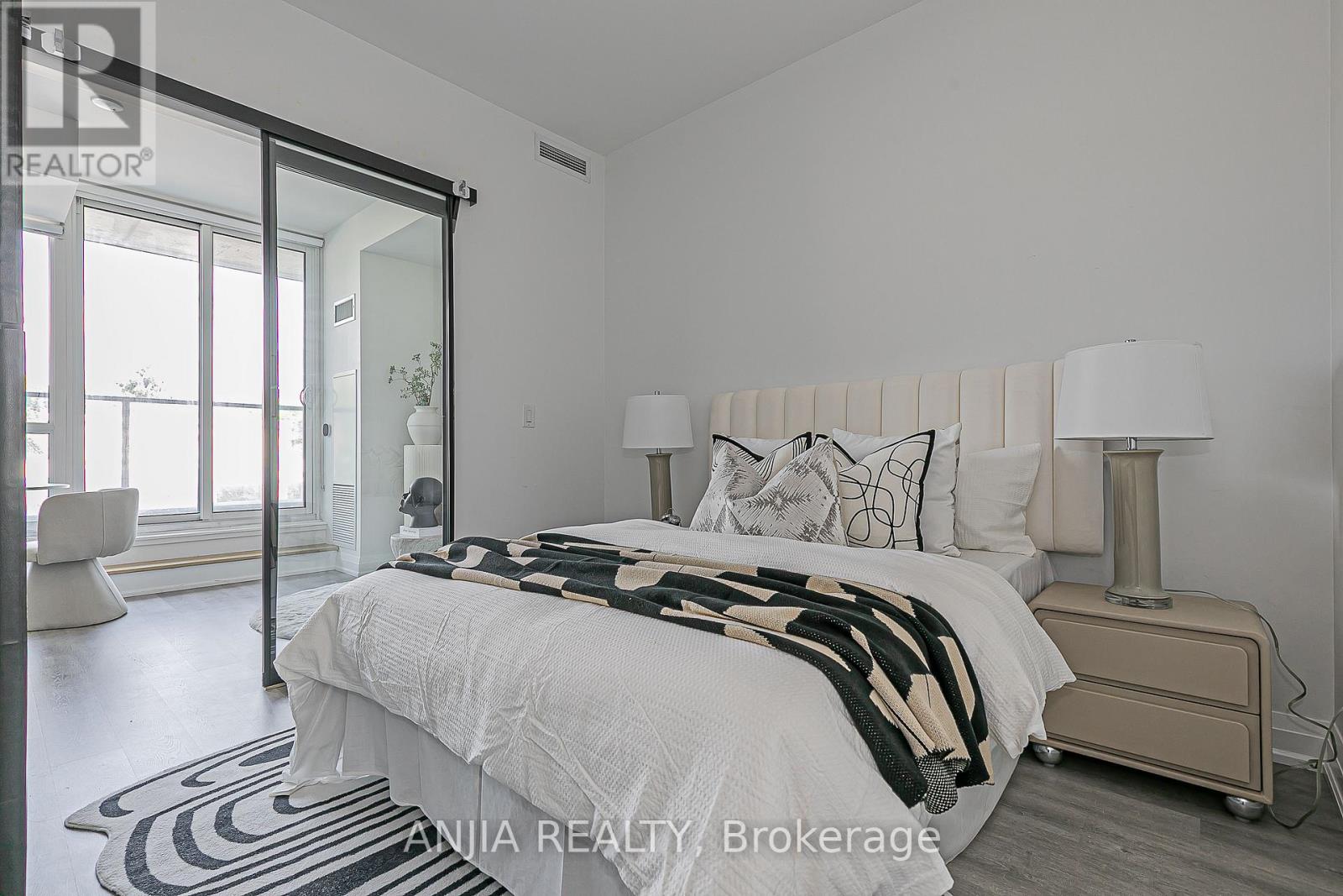 Photo 35 of 207 2369 Danforth Avenue, Toronto ON