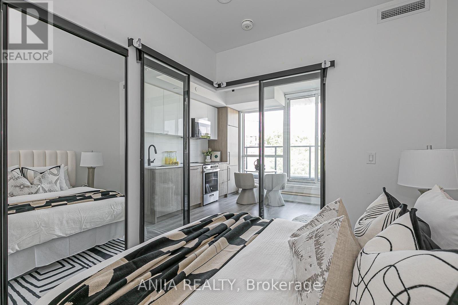 Photo 21 of 207 2369 Danforth Avenue, Toronto ON