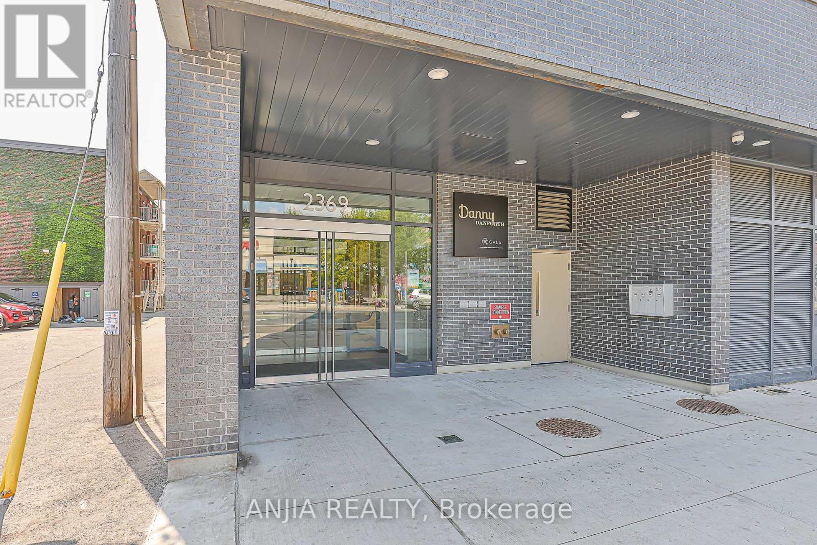 Photo 34 of 207 2369 Danforth Avenue, Toronto ON