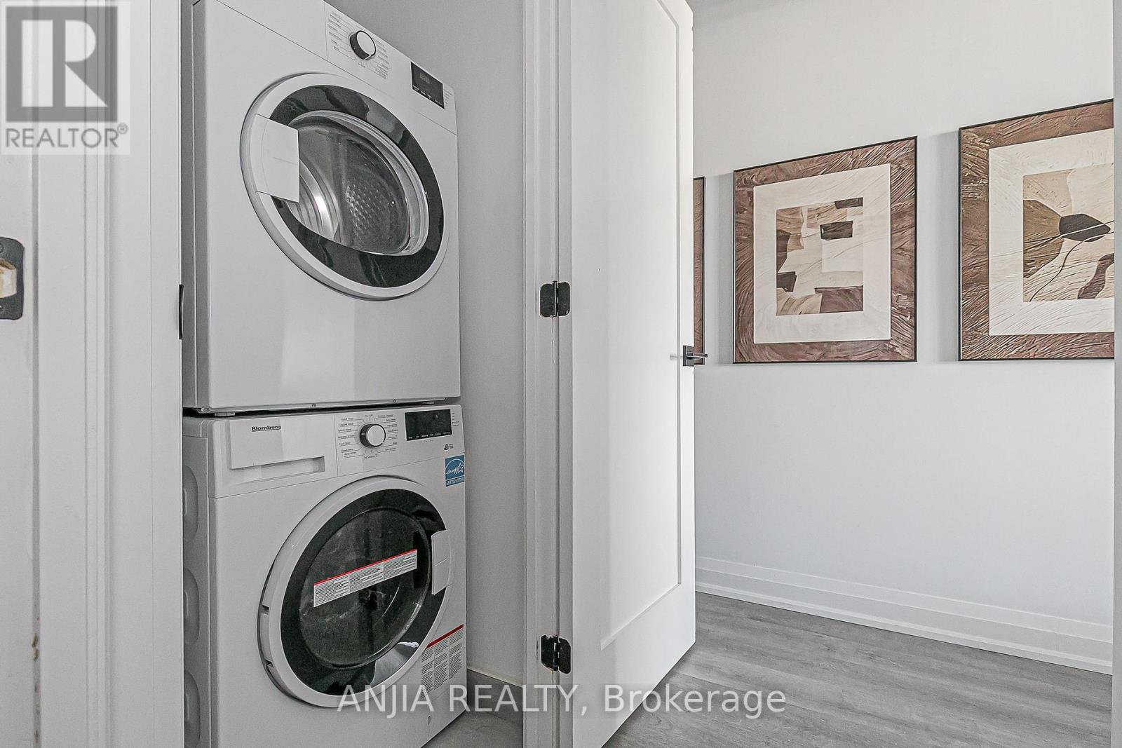 Photo 23 of 207 2369 Danforth Avenue, Toronto ON