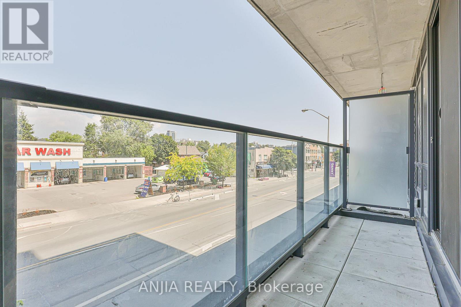 Photo 10 of 207 2369 Danforth Avenue, Toronto ON