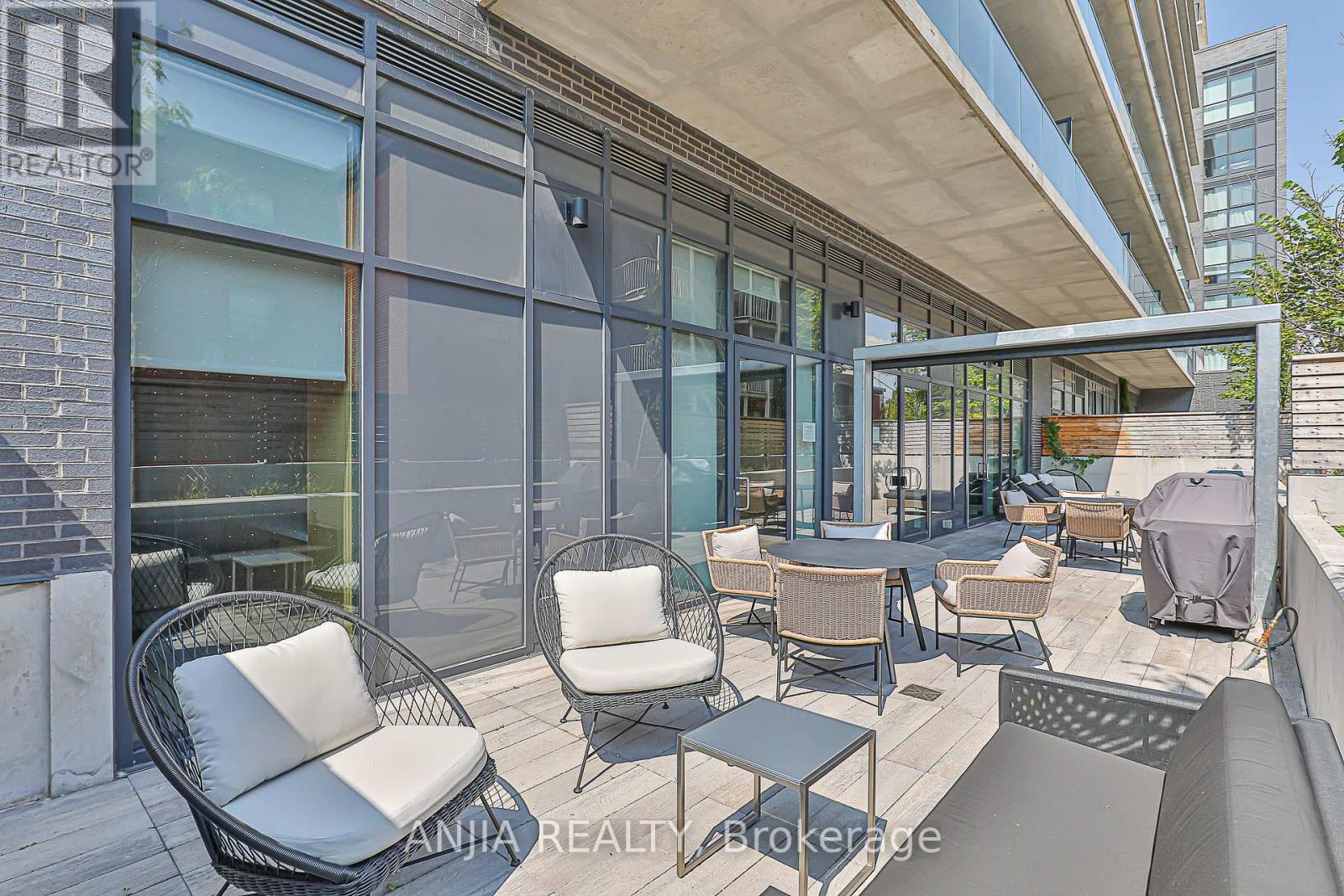 Photo 15 of 207 2369 Danforth Avenue, Toronto ON