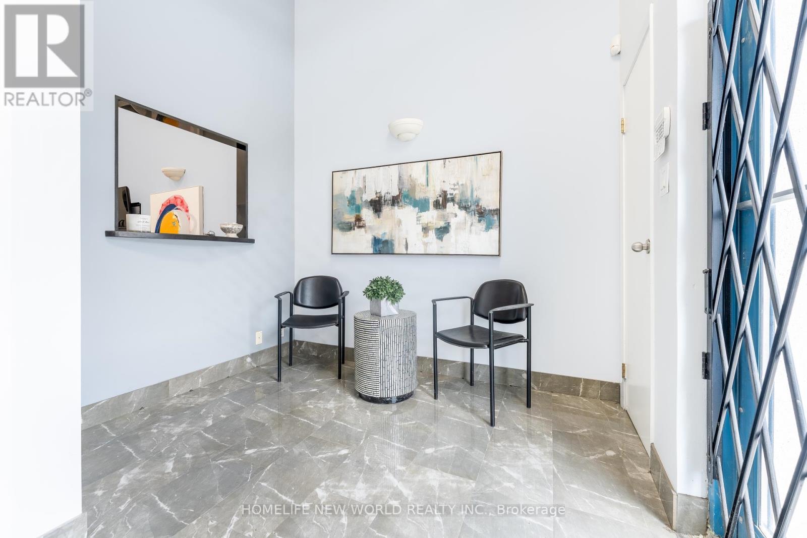 Photo 3 of 1 145 Royal Crest Court, Markham ON