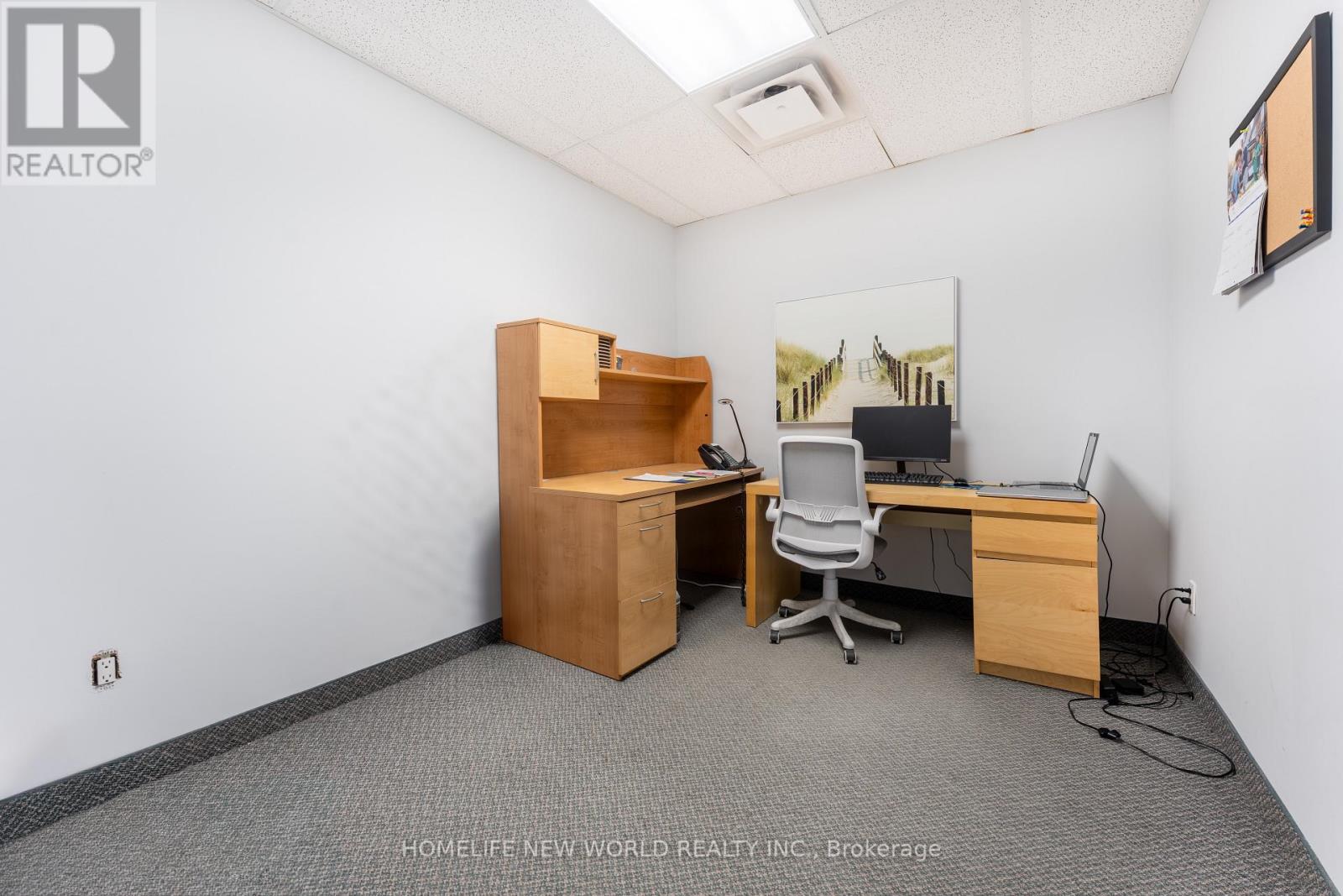 Photo 9 of 1 145 Royal Crest Court, Markham ON