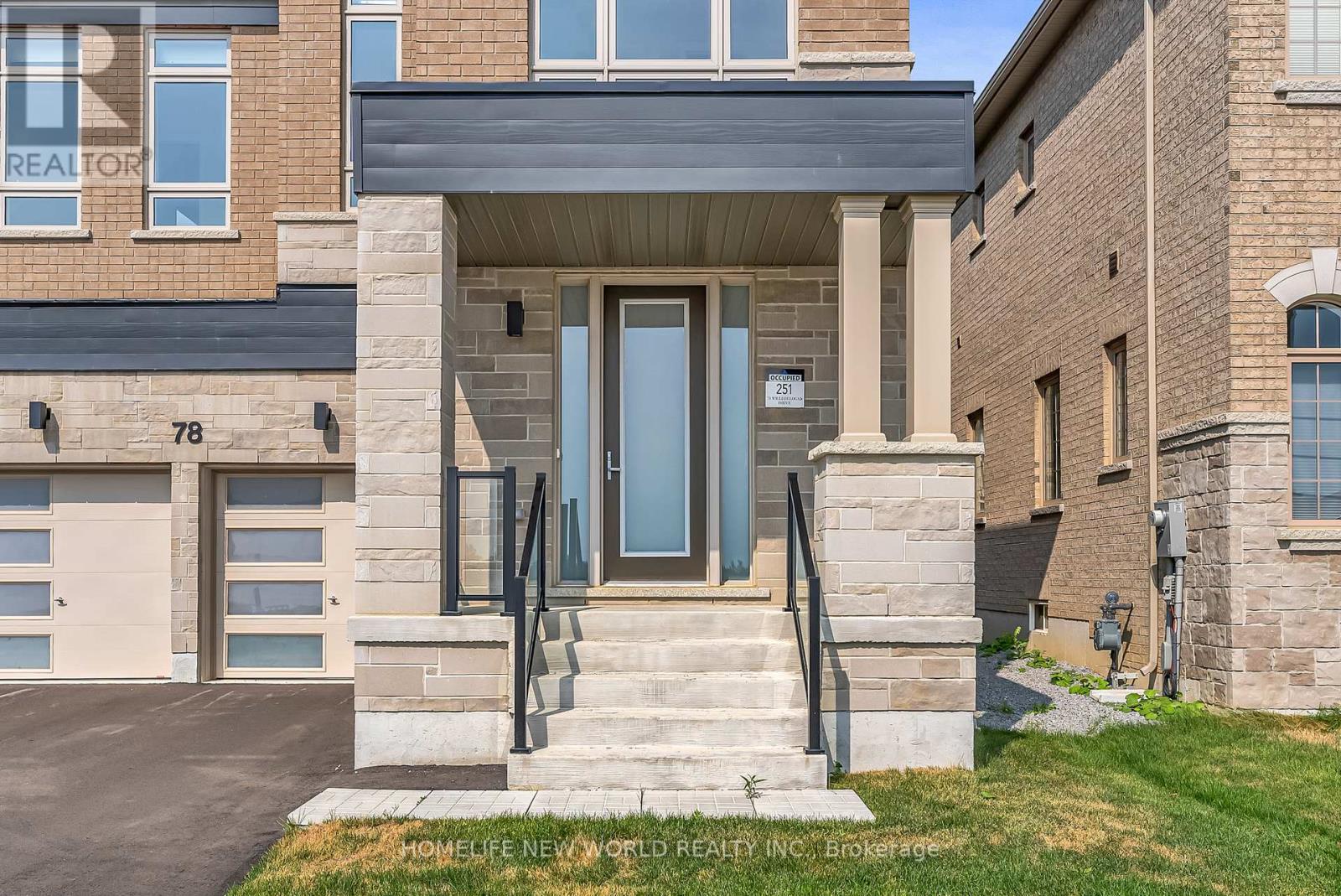 Photo 3 of 78 William Logan Drive, Richmond Hill ON