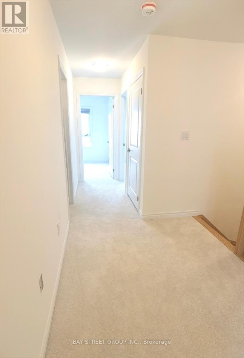 Photo 11 of 8 Massachusetts Lane, Markham ON